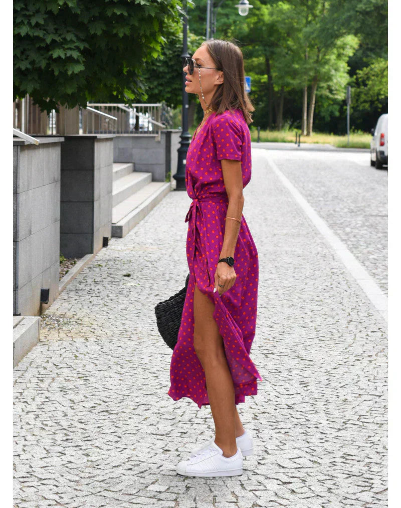 JULIA – Elegant Dress with a Sweetheart Neckline and Sculpting Silhouette