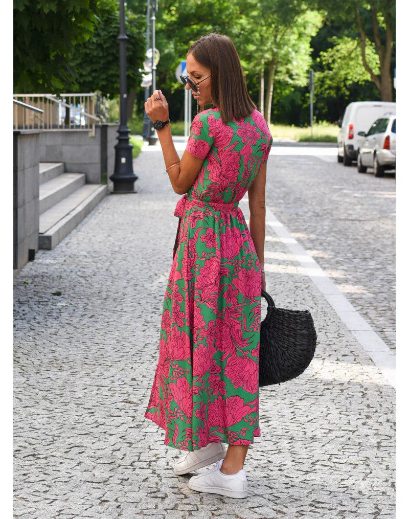 JULIA – Elegant Dress with a Sweetheart Neckline and Sculpting Silhouette