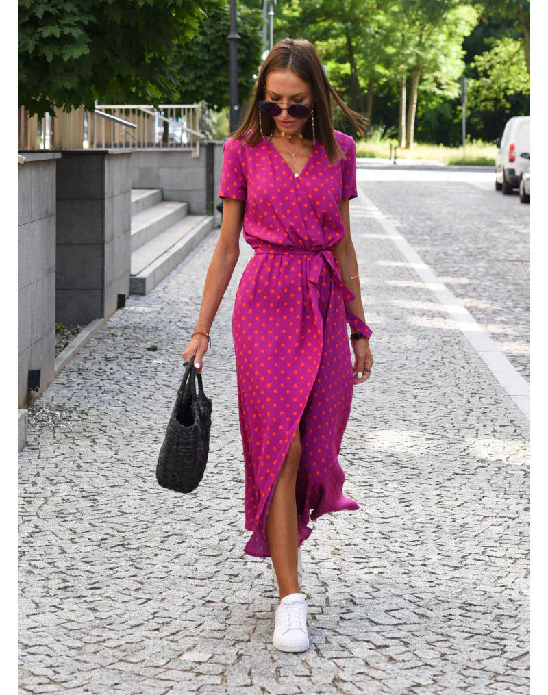JULIA – Elegant Dress with a Sweetheart Neckline and Sculpting Silhouette