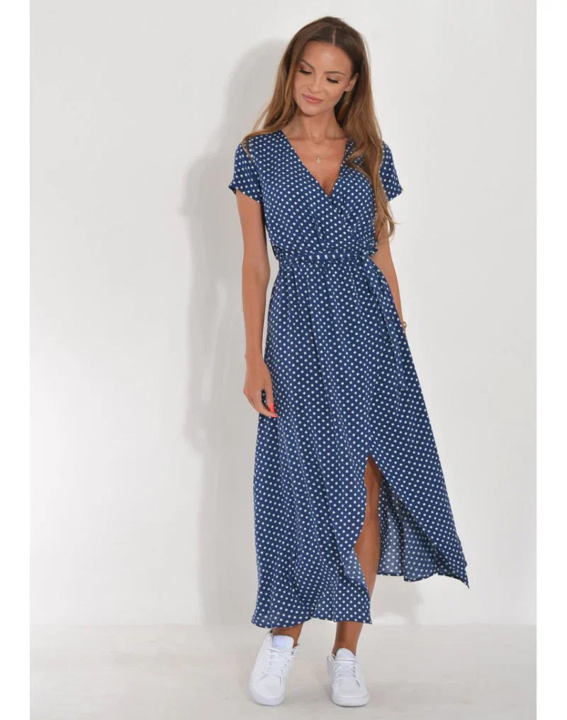 JULIA – Elegant Dress with a Sweetheart Neckline and Sculpting Silhouette